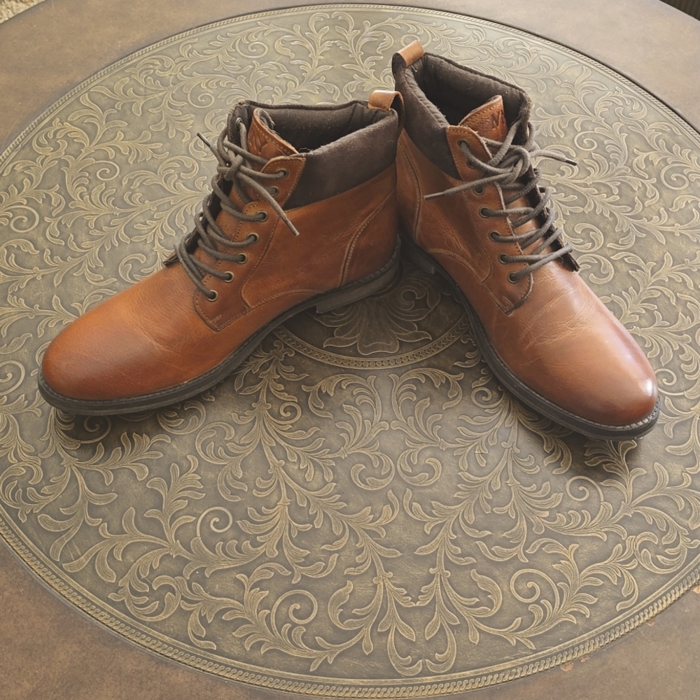 MARC NEW YORK LEATHER LACE UP BOOT